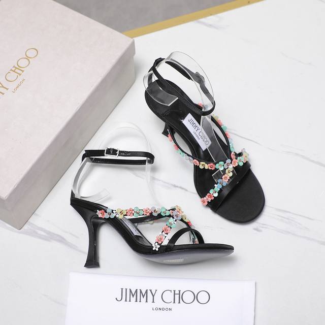 最高版本 Jimmy Choo最新款凉鞋 2025Ss小花朵装饰凉鞋 吉米周经典凉鞋 Jc家的鞋子众所周知都是无一例外的仙女美 尤其是这款细闪亮片点缀 独家纯手
