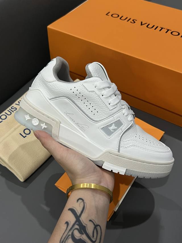 出厂： Louis Vuitton 路易威登 Lv Trainer 情侣款运动鞋板鞋 休闲复古篮球鞋 码数：35-45