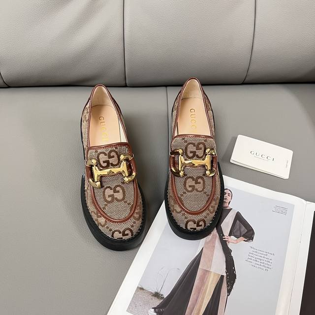出厂： Gucci 古驰2025顶级专柜 新款限定 官网上新 全球首发 Gucci古驰 24Ss- 粗跟乐福鞋 古驰乐福鞋 古驰潮鞋 Gucci 小红书最新登录