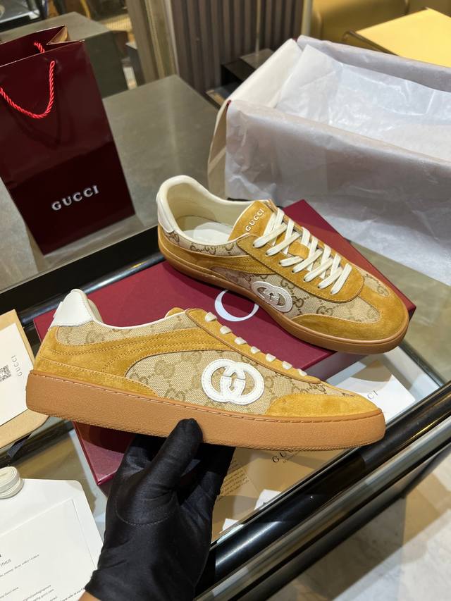 Gucci古驰情侣款德训鞋｜经典永不过时 高版本出货！这双复古阿甘鞋真的是百搭神器，经典德训鞋型永不过时，绝对是鞋柜必备！ 细节满分 原版定制头层牛皮+牛反绒材