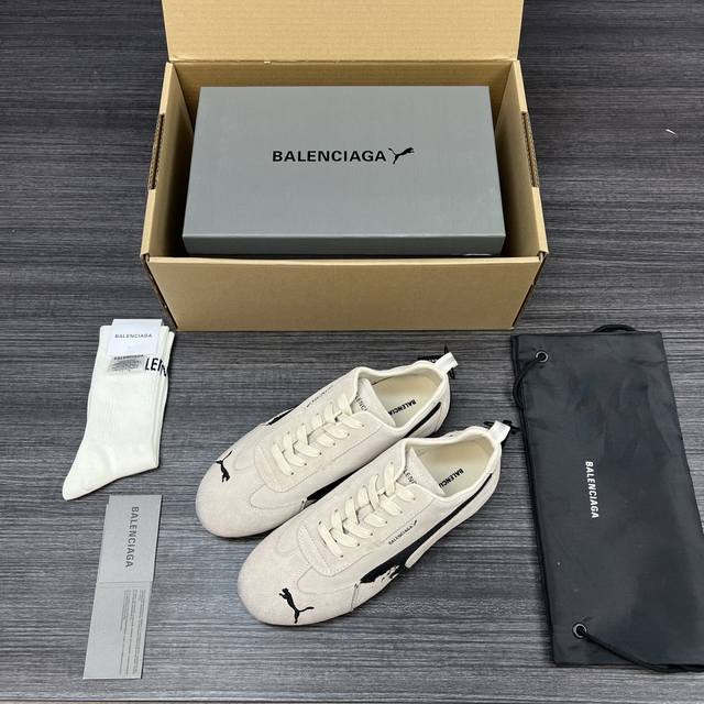 纯原版本Balenciaga巴黎世家Puma Speedcat运动鞋米白色. Demna设计的全新冬季25系列Balenciaga与Puma的联名合作款 鞋面采