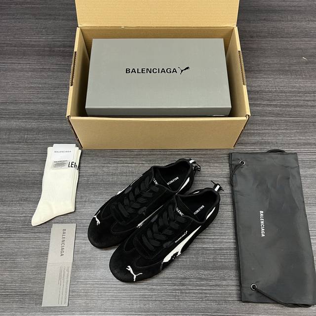 纯原版本Balenciaga巴黎世家Puma Speedcat运动鞋黑白色. Demna设计的全新冬季25系列Balenciaga与Puma的联名合作款 鞋面采