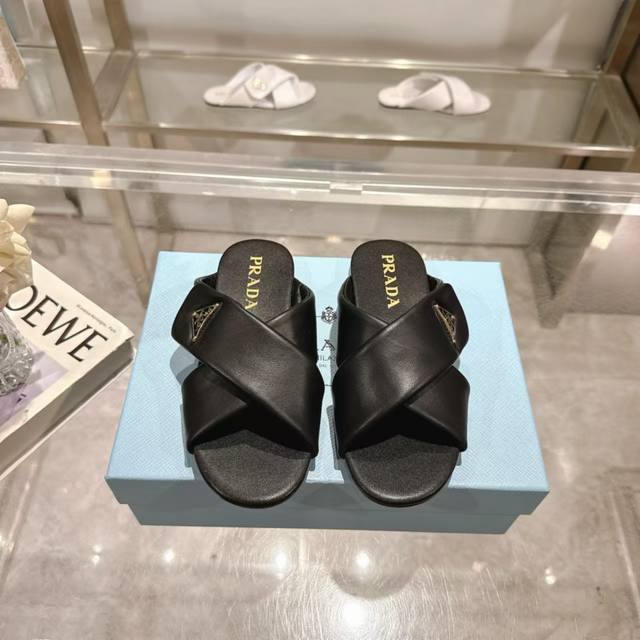 普家新款凉鞋，面皮进口超软羊皮，35-39 34、40、41定做不能调换 ，