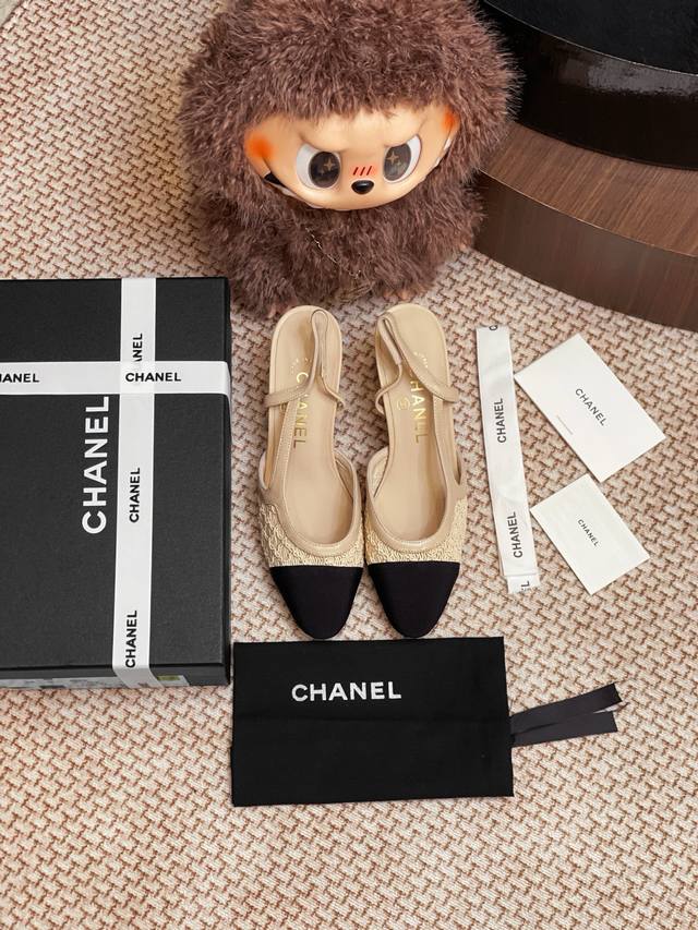 Chanel 蕾丝凉鞋整双鞋子采购Zp开发打造，全部定制材料，独家开模大底，细节全部对版出货，连包装也做到跟正品一样。码数:35-41 40 41订做不退换