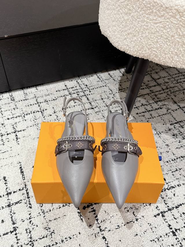 顶级版本 Louis Vuitton 路易威登 25 最新 Vibe 链条 平底尖头 凉鞋 鞋面：牛皮 原版金属链条 垫脚：羊皮 鞋底：意大利加厚真皮大底 Si