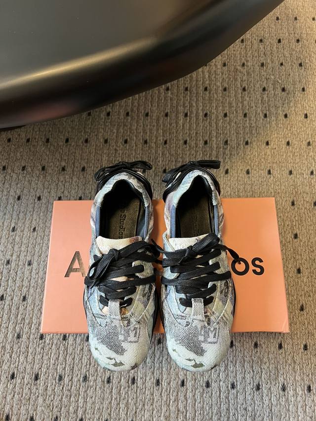顶级版本 Acne Studio*25S 芭蕾风蝴蝶结绑带球鞋 又少女 又好穿！25C最新款春夏系列 Acne推出球鞋做成芭蕾风格！我真的要大夸特夸了！创意十足