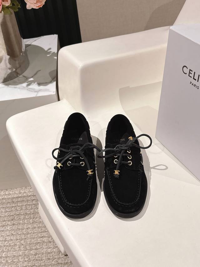 出厂价Pp， Celine｜思琳春夏最新款Racer系列不费力的老钱风乐福鞋 超多明星时尚博主种草 鞋型设计经典永不过时 酷帅又百搭无论舒适穿搭 还是日常出街它