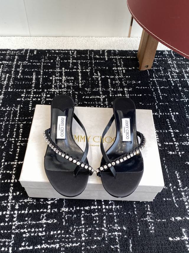 代购级 Jc钻链人字拖 猫跟系列 25 配饰 系列 Jimmychoo Collins Store 浅蓝 Jimmy Choo 猫跟 系列经典之作 最近好多宝宝