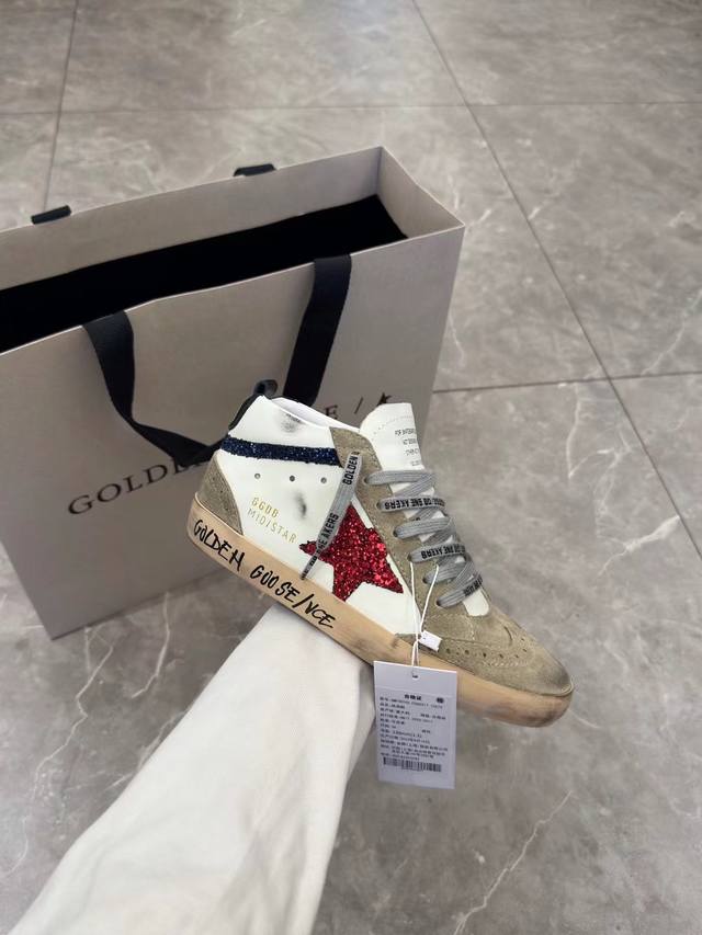 黑尾红星高帮情侣款顶级牛里高版本.低端勿扰！ 包装:升级新包装..证书，卡片，吊牌，布袋， Ggdb Slide黄金鹅小脏鞋高邦Golden Gse Delux