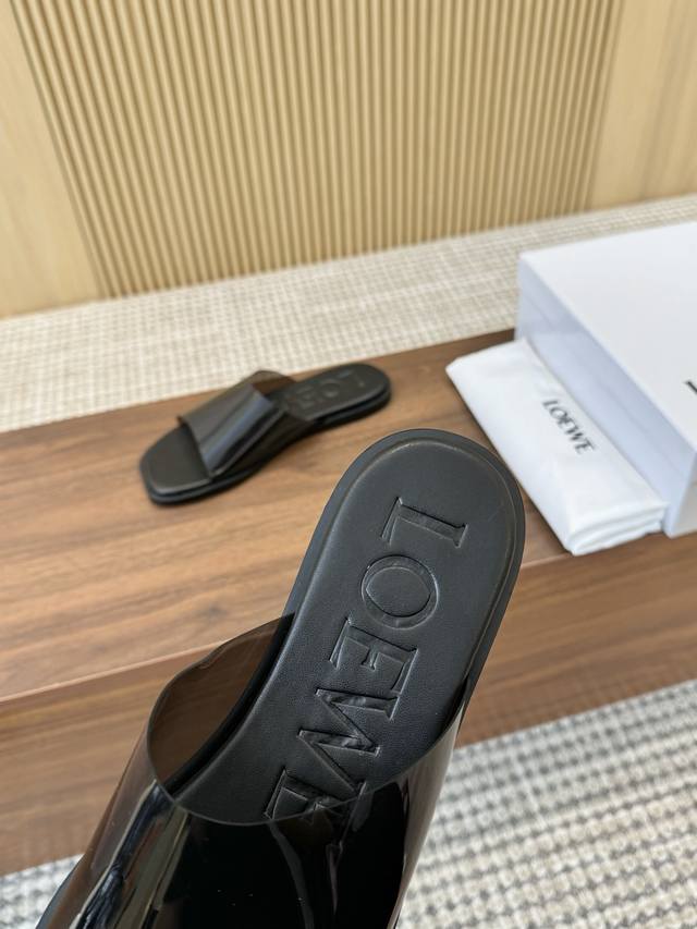冲量价: Loewe 25季最新款式，4色任选，皮底加40