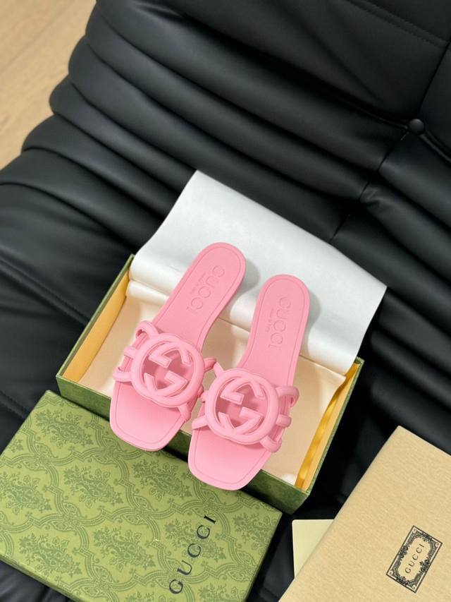 冲量价: Size:35-41 G爆款 沙滩果冻鞋 原版开模经典双G鞋面 鞋面：原版开模橡胶注塑一体成型 大底：双层组合大底 尺码：35-41 包装：原版包装