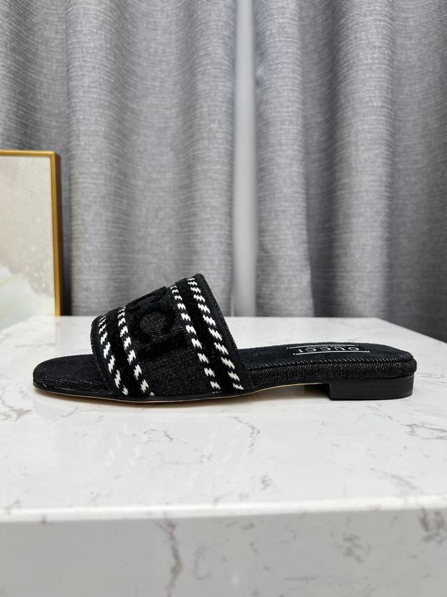 冲量价: 真皮底200 Gucci 春夏新款电绣刺绣平底拖鞋 爆款上线 完美诠释的淋漓尽致！原版开发支持市场任意对比！用心的材料！历经数月打造！版型做到极致漂亮