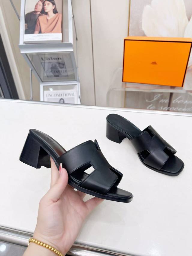 冲量价: 真皮底+40 Hermes、爱马仕 经典万年款｛H｝面版拖鞋 原版1:1复刻，热熔胶粘工艺 定制模具冲压，鞋面整体无缝衔接 面料：头层小牛皮 内里：优