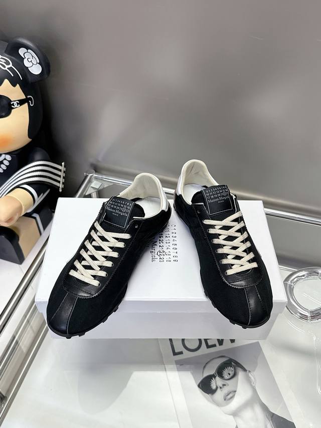 冲量价: 码数35-40 Maison Margiela 2025春夏系列新款上架，新款 Sprinters运动鞋轮廓采用做旧感尼龙与复古处理麂皮制成，灵感来源