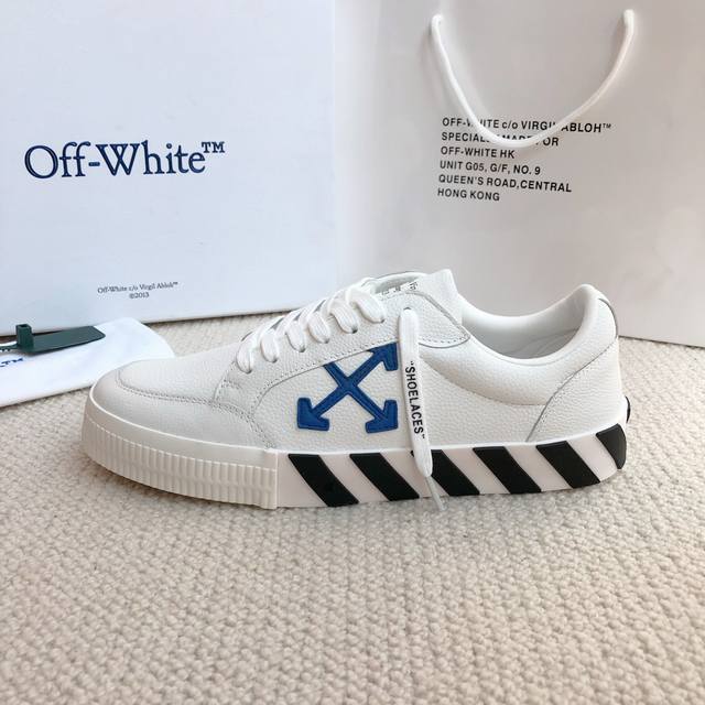Off White新品上新 情侣款 工厂P价 Off White新品上新 潮牌箭头斑马线大底，官网同步现货供应Off White经典十字标撞色标志潮范十足，是经