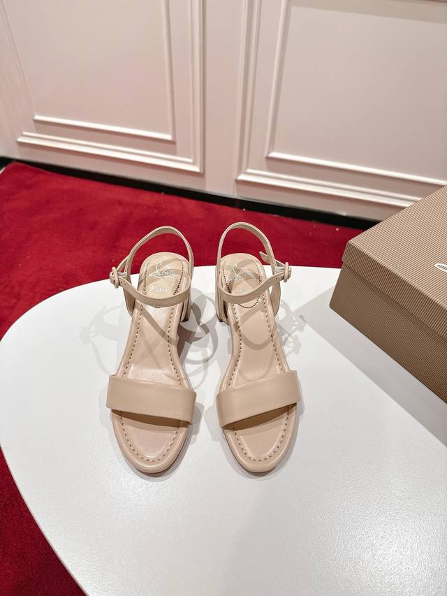 顶级版 原版盒 Christian Louboutin 2025S原版开模1:1做货Cl走秀款 材质：进口小羊皮 内里：粒面珠光羊皮里 大底：原版进口Ar1顶级