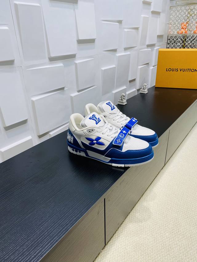 顶级版本： Lv 路易威登L家 驴牌 Trainer系列 魔术贴 四叶草 休闲 运动鞋 滑板鞋 原版购入开发 做货 原版购入开发 做货 本款 Lv Traine