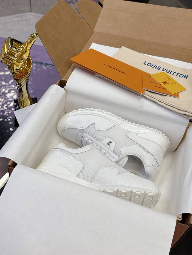 出厂价Pp： Lv 男鞋系列 路易威登系列运动鞋系列 永不过时 热门 热卖 热看 耐穿 耐磨 最新潮鞋休闲鞋 2025 官方新增颜色 新品春夏季舒适进口定制原版