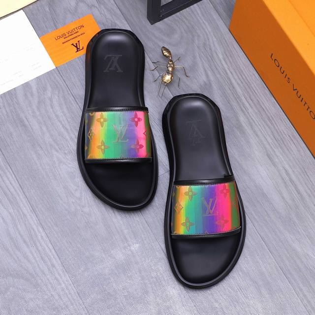 商品商标：Louis Vuitton 路易威登 拖鞋 正码码数: 38-44 45.46定做不退换 商品材料：精选彩色压纹鞋面 仿皮内里 原版大底