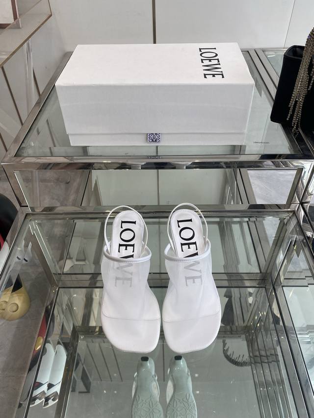 Loewe 罗意威 25Ss新品 简约 网纱高跟拖鞋 凉鞋 最近大热的一款拖鞋 不能错过的必入款 没有任何繁杂装饰 质感极好的Vintage感 纯粹和极简做得利