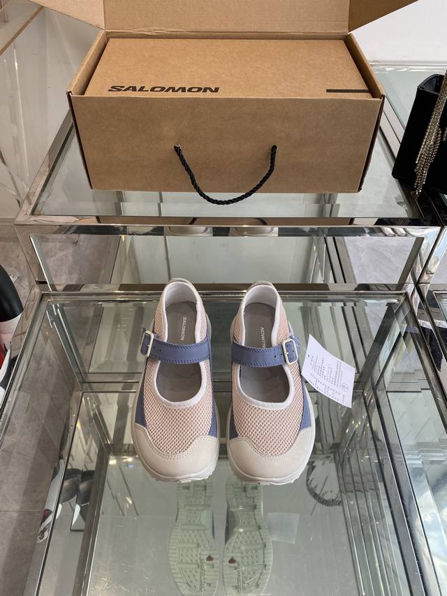 Salomon 2025年最新 厚底玛丽珍运动鞋 夏日气息的萨洛蒙，厚厚的底增高设计，不仅带来不一样的舒适感，还能轻松拉长腿部线条，让你瞬间变身大长腿！ 简洁的