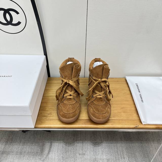 Isabel Marant 新款 Ins网红博主热推！一双简单又不失高级的靴子... 原版1:1复刻隐线大底！脚感特别舒适 随意百搭！超级适合街拍，好穿有型 尺