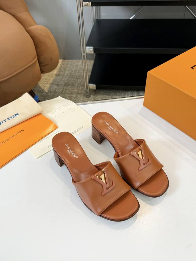 工厂P价 Louis Vuitton 路易威登女士春夏新款凉鞋 Lv Sunset Comfort 原版复制 意大利真皮大底凉鞋 进口牛皮牛皮面羊皮里，鞋面道出