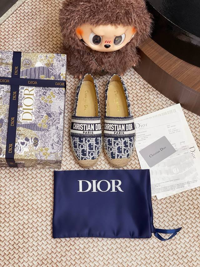 Dior 渔夫鞋整双鞋子采购Zp开发打造，全部定制材料，独家开模大底，细节全部对版出货，连包装也做到跟正品一样。码数:35-41 41不退换