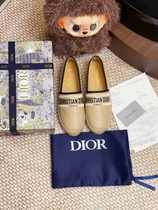 皮面 Dior 渔夫鞋整双鞋子采购Zp开发打造，全部定制材料，独家开模大底，细节全部对版出货，连包装也做到跟正品一样。码数:35-41 41不退换