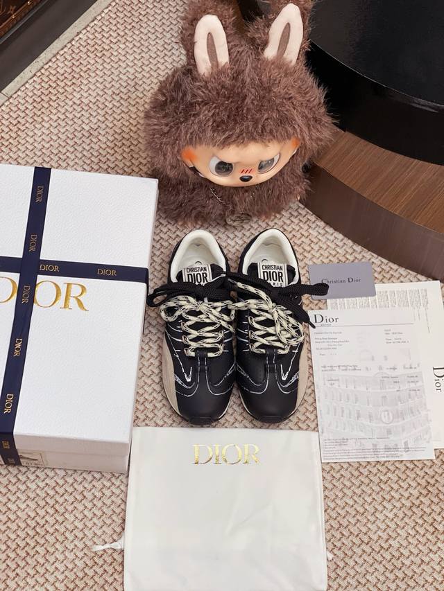 Dior 新款运动鞋整双鞋子采购Zp开发打造，全部定制材料，独家开模大底，细节全部对版出货，连包装也做到跟正品一样。码数:35-40