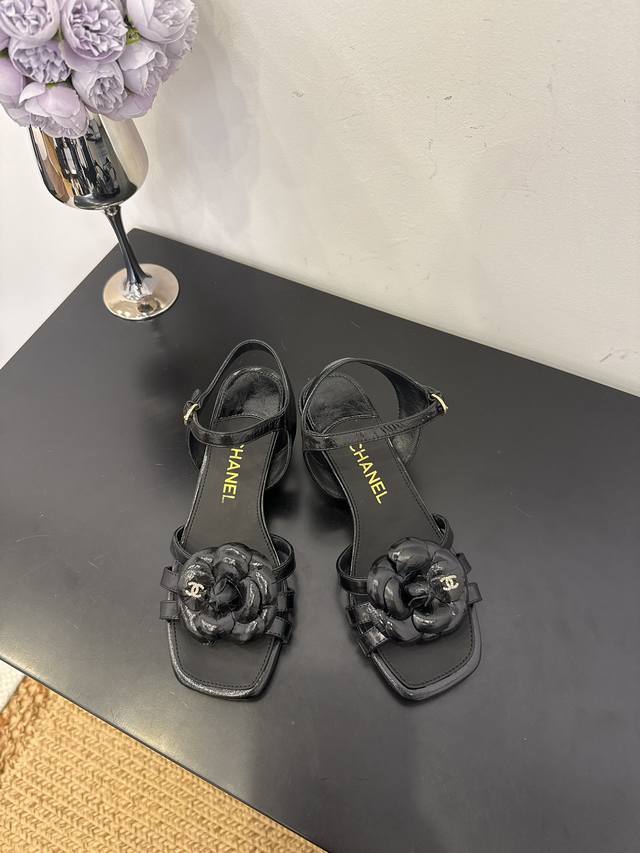 顶级版本 区市场通货 现货发售 全网专柜爆爆爆断码王，温柔小可爱会情不自禁爱上的 专柜以9000购入！！！独家模具钻扣开模 秒杀市场一切版本 每款均有正品对比验