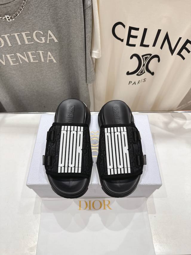 高版本出厂 Dior*迪奥D家2025Ss夏季新款仙女风厚底魔术贴拖鞋 1:1原版复刻 市面上最高版本 各路时尚博主刷爆小红书！超时髦又充满高级感的单品！轻松打