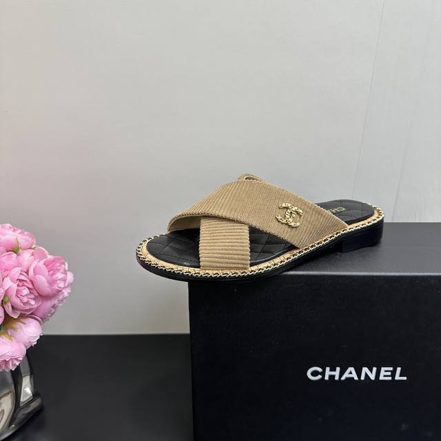 Chanel香奈儿小香官网同步高版本更新款交叉带链条拖鞋 Chanel 2025香奈儿顶级凉拖系列 春秋季香家必备爆款，女神系列，拥有香家特色优雅名媛气质，超级