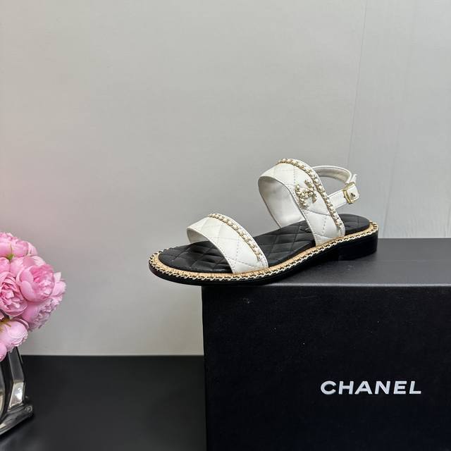 Chanel香奈儿小香官网同步高版本更新款链条凉鞋 Chanel 2025香奈儿顶级凉鞋系列 春秋季香家必备爆款，女神系列，拥有香家特色优雅名媛气质，超级耐看，
