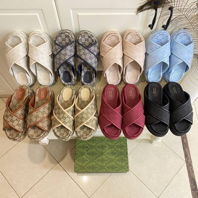 出厂价P ，古奇Gucci新款厚底交叉拖鞋，品牌经典帆布面，皮革内里，橡胶底片，35-42码 43，44码定做不退换