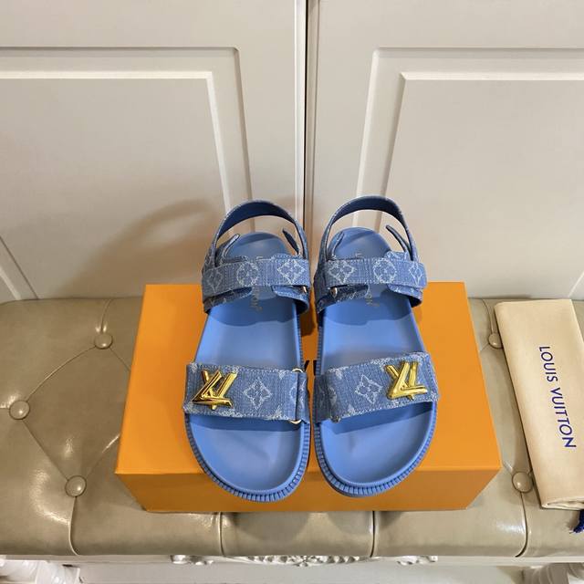 出厂价P ，路易威*Louis Vuitton新款，牛皮 经典老花 牛仔布面，羊皮里，35-40码 41，42码可定做不退换