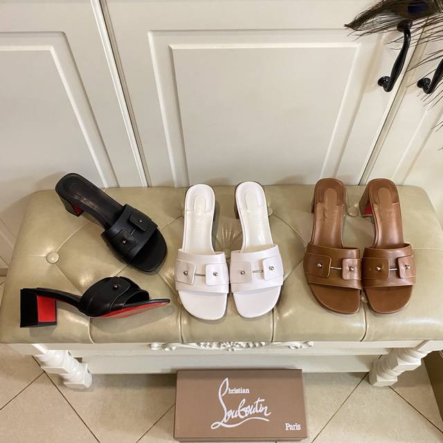 出厂价Pp真皮底 ，橡胶底 ，顶级版本，红底鞋Christian Louboutin最新走秀款，牛皮面，羊皮里，跟高5.5Cm，35-40码 41，42码定做不