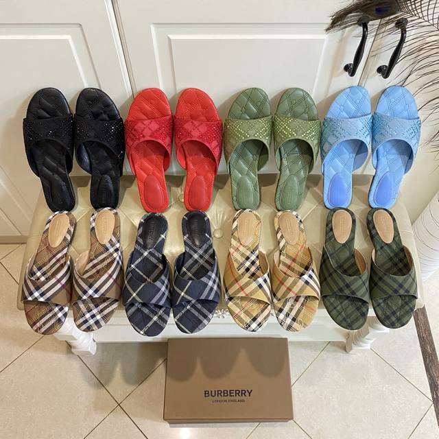 出厂价Pp布面 ，烫钻 ，真皮大底可定做+40。巴宝莉Burberry新款拖鞋，原版1:1复刻，布面 烫钻面，羊皮里，35-42码 43，44，45码可定做不退