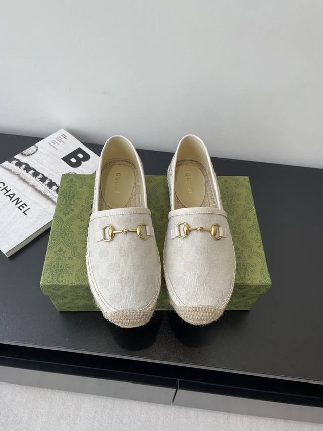 Gucci 2025Ss新款马衔扣女士新款渔夫鞋 这款鞋采用米色和深棕色Gg帆布制 成整双鞋子采购Zp开发打造 全部定制材料 独家开模大底，细节全部对版出货 连