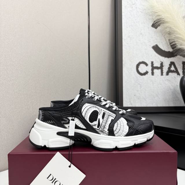 Dior Chrono 迪奥高版本. 原版开发全新Tpu吸膜超轻极软组合大底. 运动风格 运动鞋..老爹鞋.. 上脚超美超赞..各路明星网红纷纷上脚..耀眼Lo