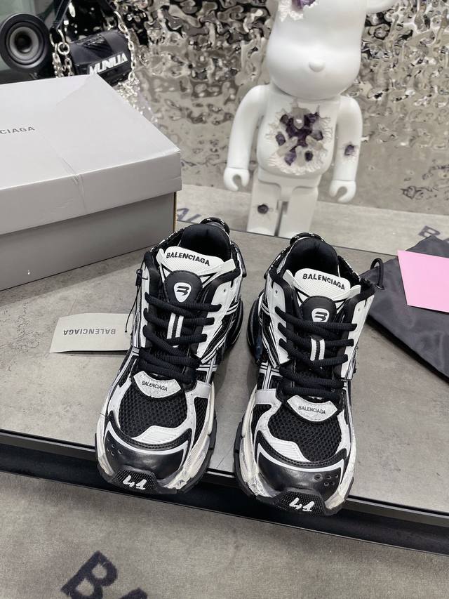 巴黎世家七代新款Runner* Runner大底纯原版本 运动鞋强势出货 重工打造 所有配件均通过定做出产正品裁片 正确字体电绣 粗细、位置、大小正确 侧边Tp
