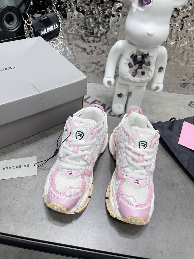巴黎世家七代新款Runner* Runner大底纯原版本 运动鞋强势出货 重工打造 所有配件均通过定做出产正品裁片 正确字体电绣 粗细、位置、大小正确 侧边Tp