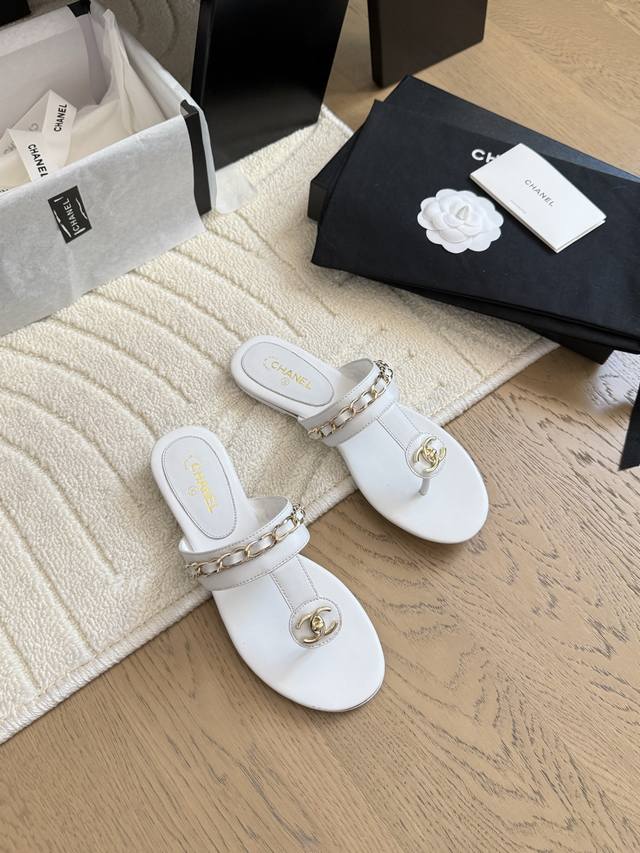 Chanel 25C春夏新款全系列链条拖鞋 全系列首发 专柜有的我都有！ 高版本高品质 鞋面牛皮 原版面料 内里羊皮 真皮大底 Size:35-39 其他码数定
