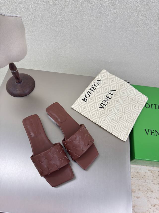 Bv Parco 女士穆勒拖鞋 系列 15 毫米级 编织单鞋 真皮手工编织 棕色 编织 这款经典款 简直Bv最新天花板啦 双色彩色百搭 简约一块皮15毫米抽条