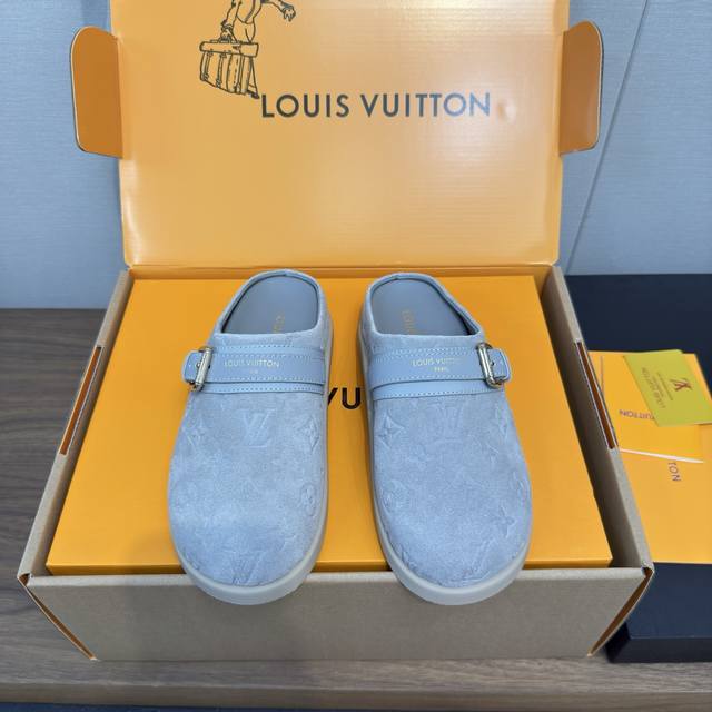 Lv To-Go Comfort 路易威登博肯包头鞋 时尚日常穿搭 懒人半拖 顶级版本 Lv To-Go Comfort 凉拖取材Monogram 帆布，兼具舒