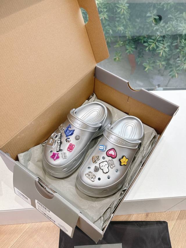 所见即所得 联名款#Crocs Mule Jibbitz洞洞鞋 增高厚底凉鞋 智多星Crocs 花式Diy洞洞拖鞋～猫咪扣爱心扣都好可爱 作弊增高神器 Size