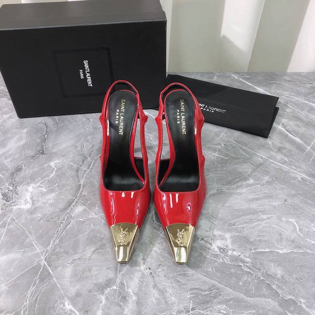 工厂P价P 顶级版本 代购品质 原版开发 Saint Laurent 圣罗兰高跟鞋爆款来袭凉鞋。Ysl家金属小方头系列高跟凉鞋抢手大爆款，Ins&小红书巨多网红