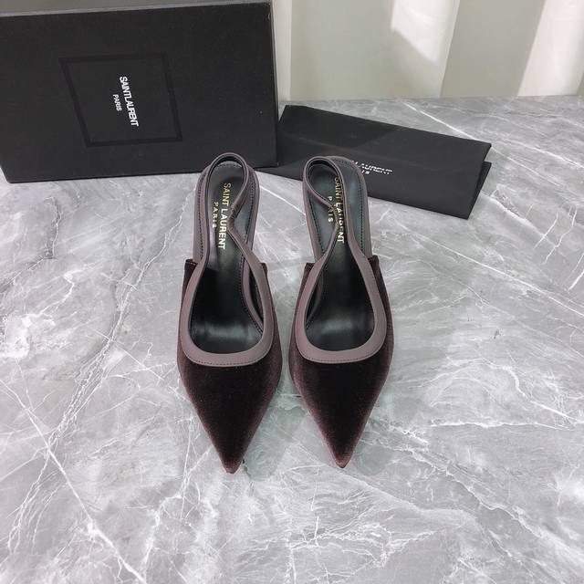 工厂P价P 顶级版本 代购品质 原版开发 Saint Laurent 圣罗兰高跟鞋爆款来袭凉鞋。Ysl家天鹅绒系列高跟凉鞋抢手大爆款，Ins&小红书巨多网红明星
