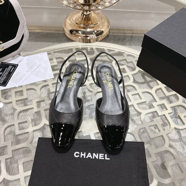 Chanel香家24Vs春夏新款时装凉鞋系列 香奈儿是一个非常全面之尊贵时尚生活品牌，香港，美国，等大时尚博主及明星的同款，简直是美上天了，爱上优雅、爱上俏皮的