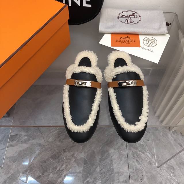 Fw25 New Arrival～ H家2025秋冬高羊绒Kelly半拖 好看好穿还高级，秋冬决绝子单品 皮毛一体材质，意大利进口牛皮底 顶级精品35-41 2